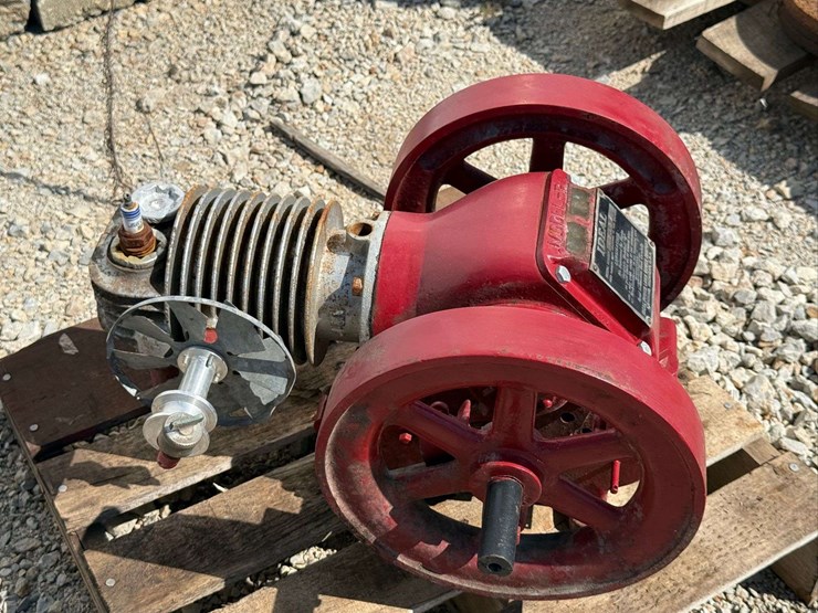 ideal-model-r-engine-image-1