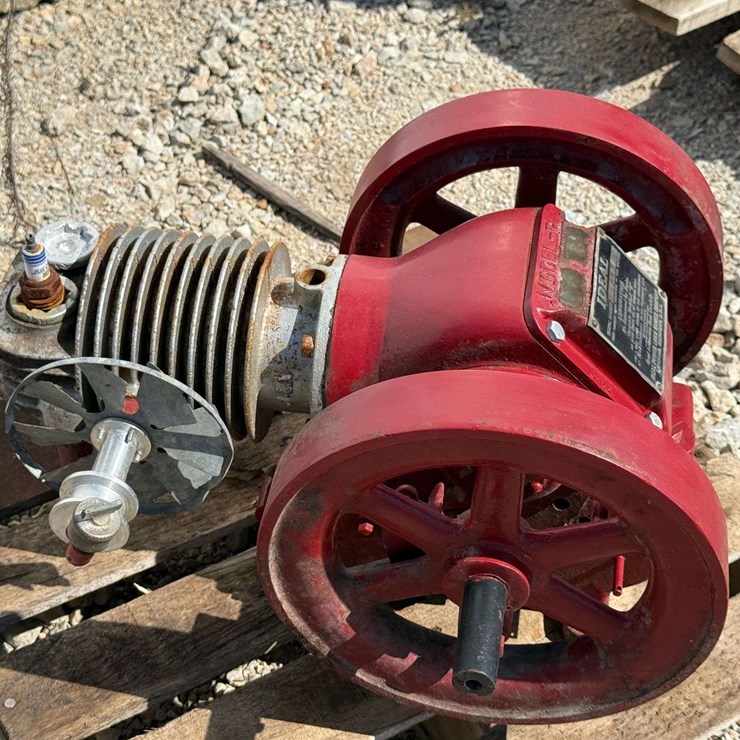 Ideal Model R Engine