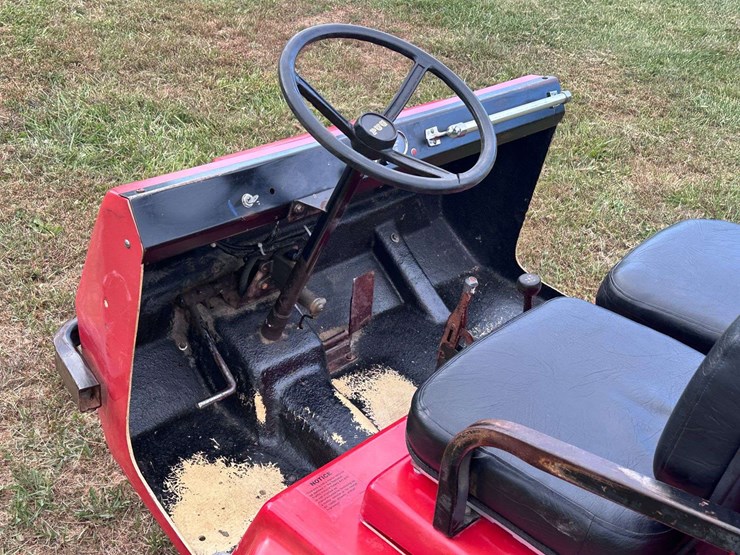pug-badlands-4x4-articulating-utv-with-hydraulic-dump-bed-image-8