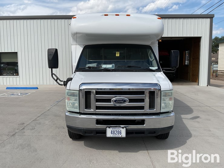 2010-ford-e450-image-2