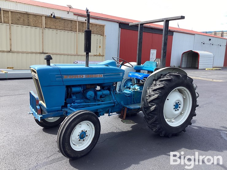 1966-ford-3000-image-1