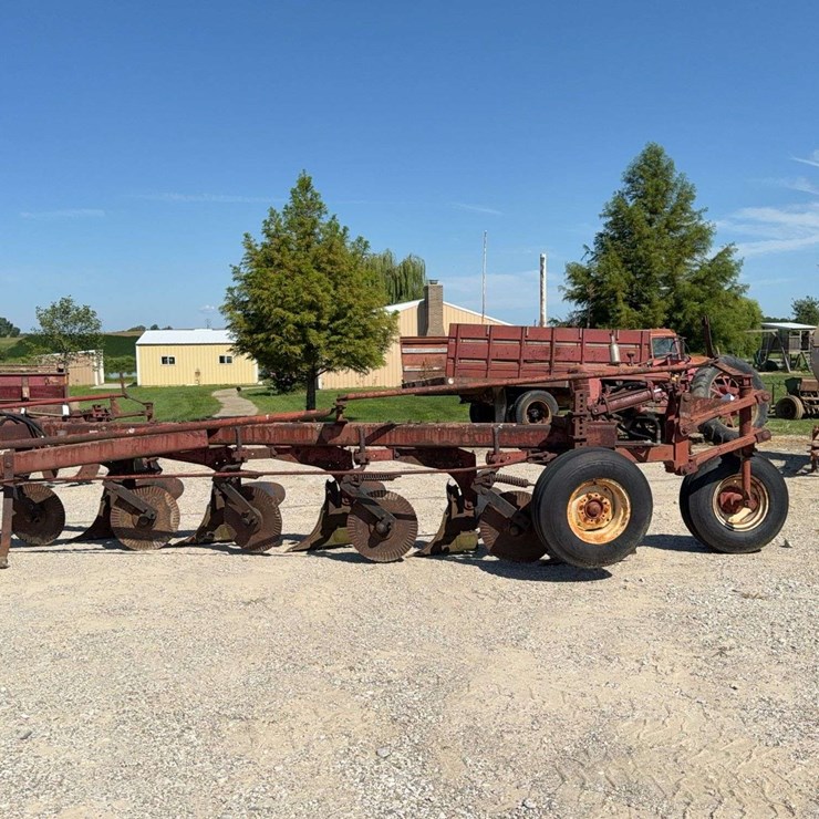 INTERNATIONAL 710
