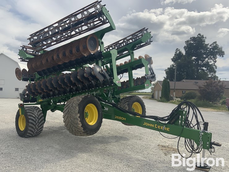 2024-john-deere-2680h-image-3