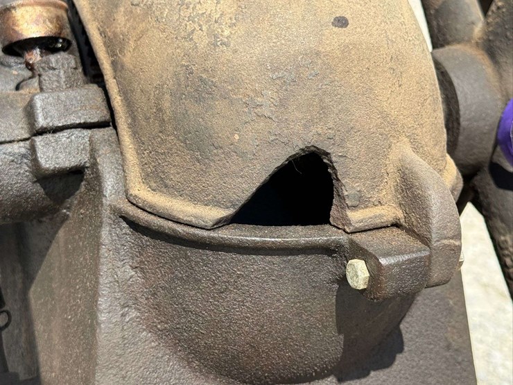sandwich-3-hp-hit-&-miss-engine-on-truck-image-206