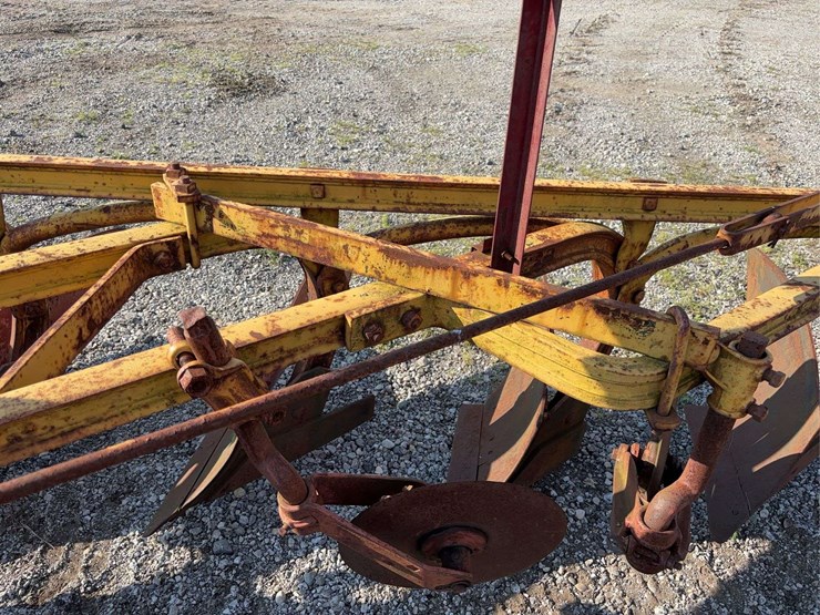 minneapolis-moline-plow-image-24