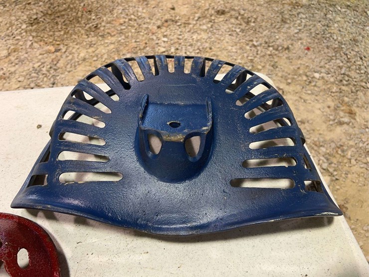 (3)-cast-iron-seats-image-15