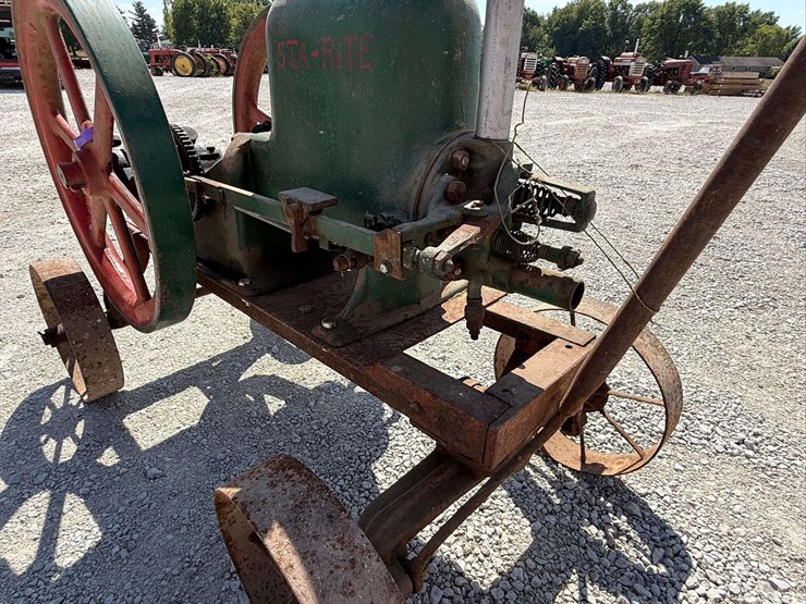 sta-rite-4-hp-hit-&-miss-engine-on-truck-image-55