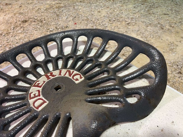 (2)-cast-iron-seats-image-15