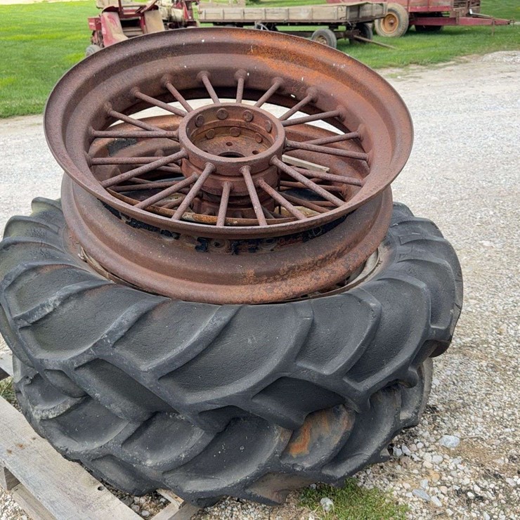 (4) Round Spoke Rims