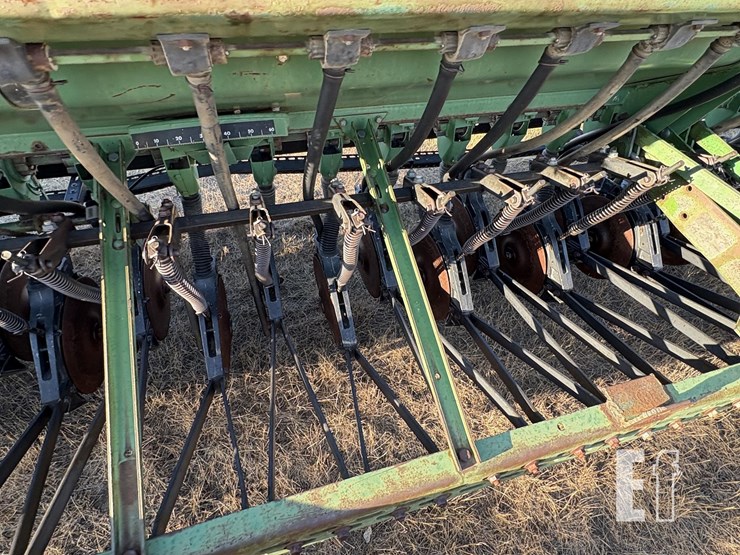 john-deere-8300-image-3