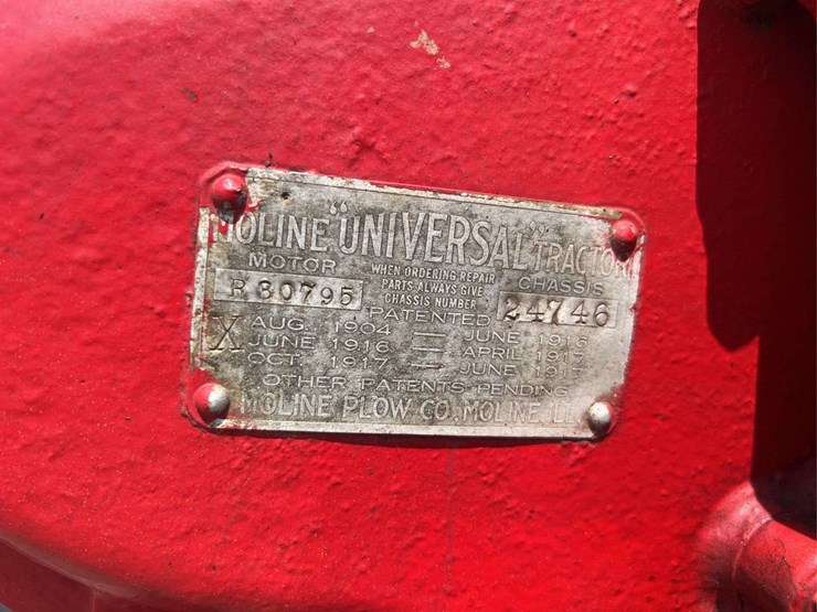 moline-universal-model-d-image-54