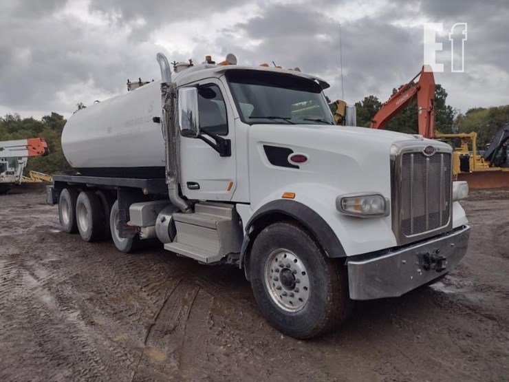 2020-peterbilt-567-image-39
