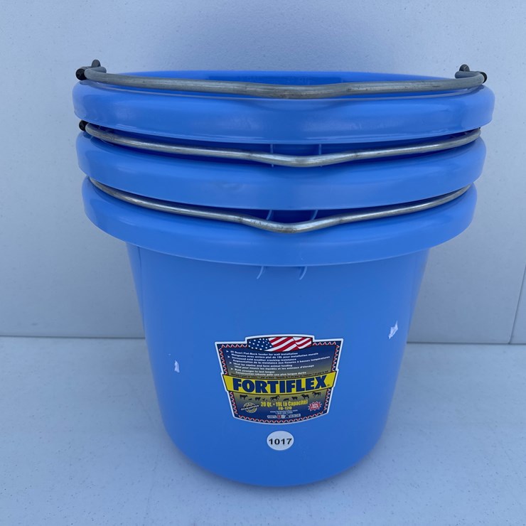 #1017 • 20Qt Livestock Feeder Bucket