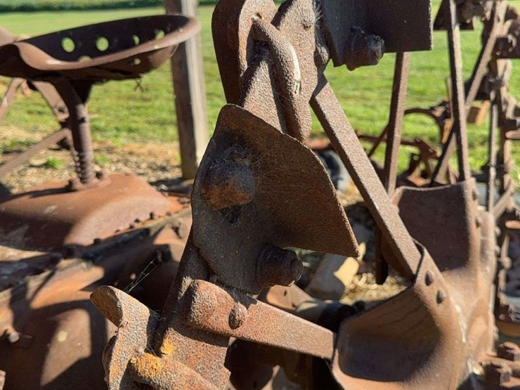farmall-f-12-image-17