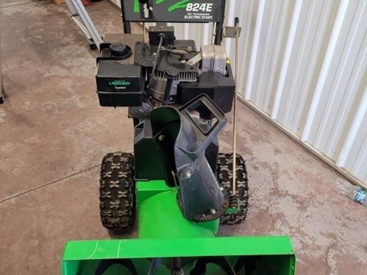 lawn-boy-8hp-electric-start-snow-blower-image-1