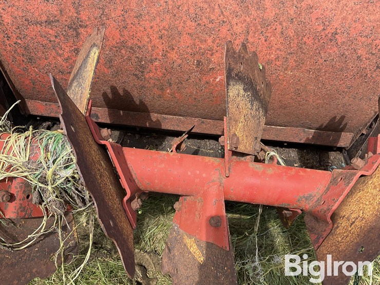 new-holland-329-image-18