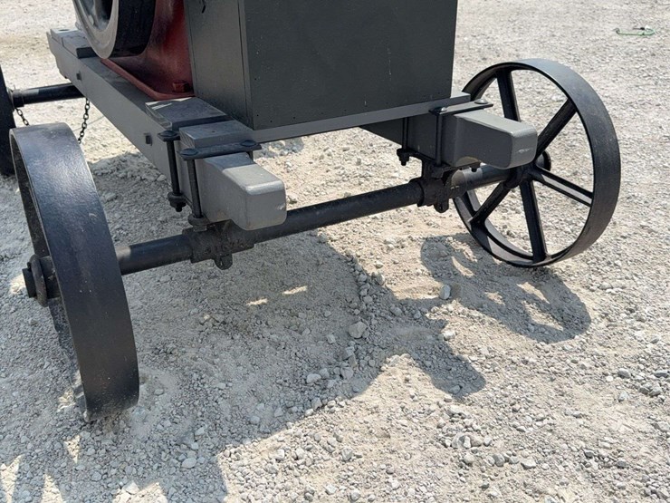 3-hp-international-harvester-“famous”-vertical-engine-image-42