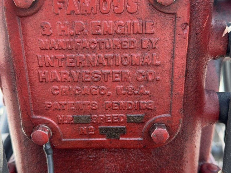 2-hp-international-harvester-“famous”-vertical-engine-with-cooling-tank-image-10