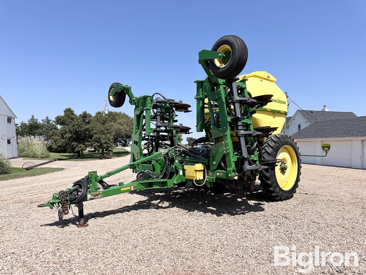 2016-john-deere-2510h-image-1
