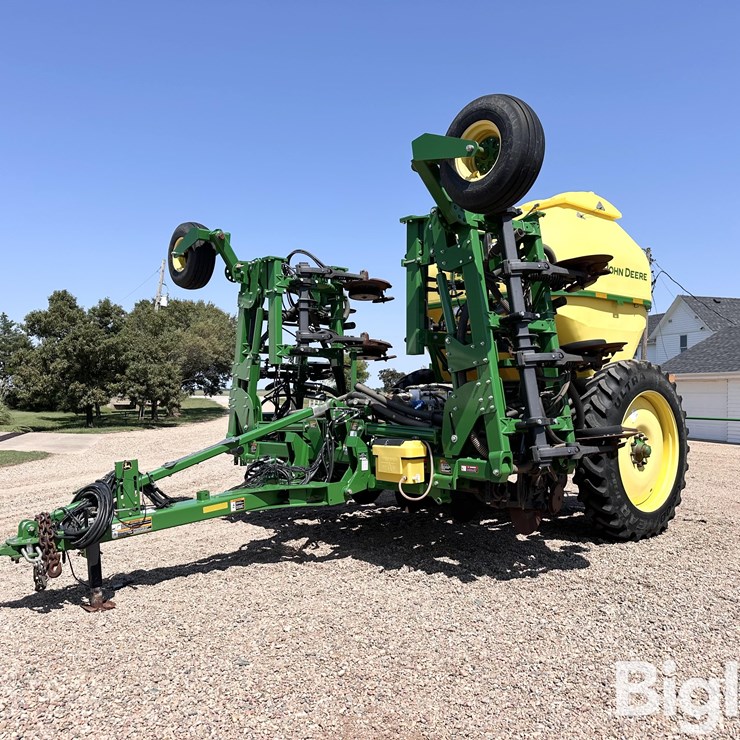 2016 JOHN DEERE 2510H
