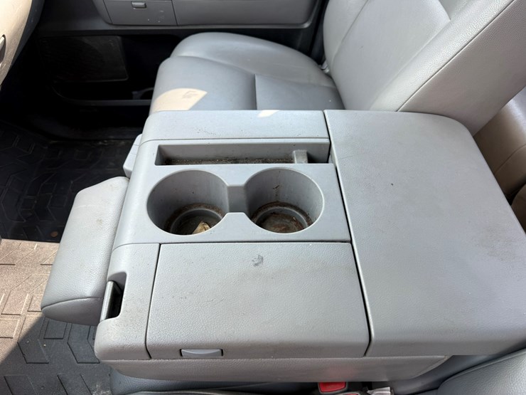 2011-toyota-tundra-image-27