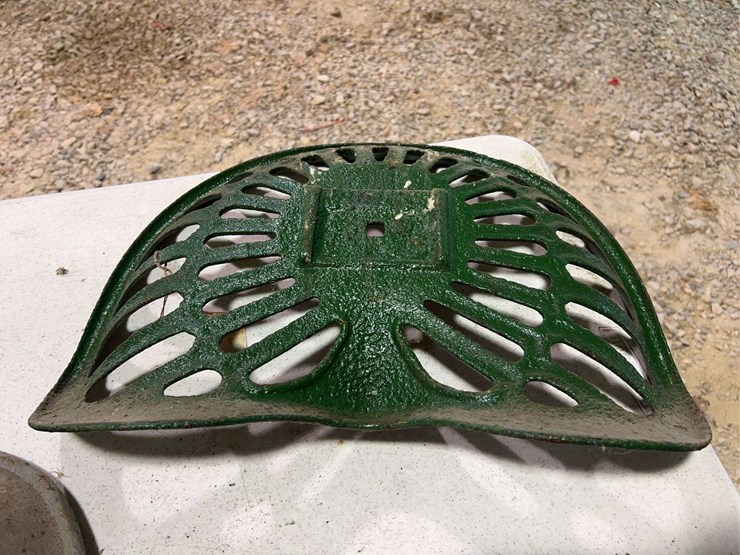 (3)-cast-iron-seats-image-16