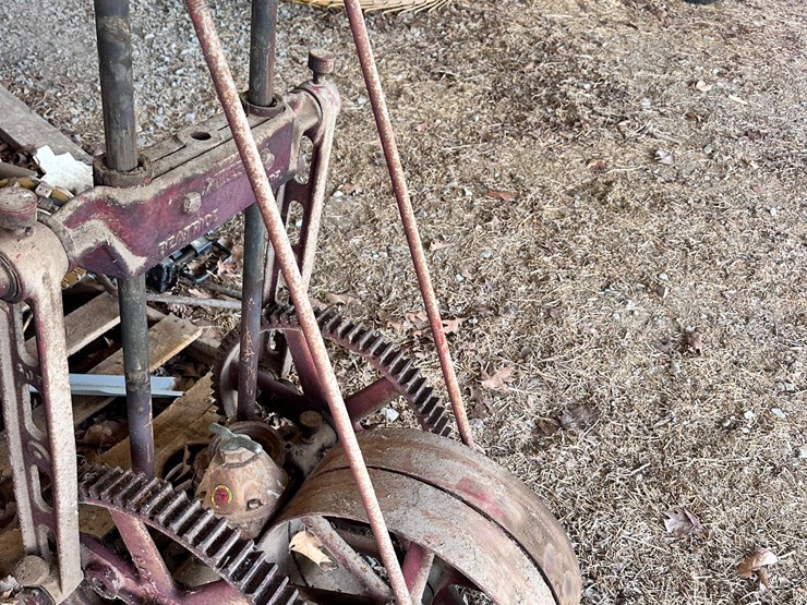 dempster-antique-belt-driven-well-pump-image-7