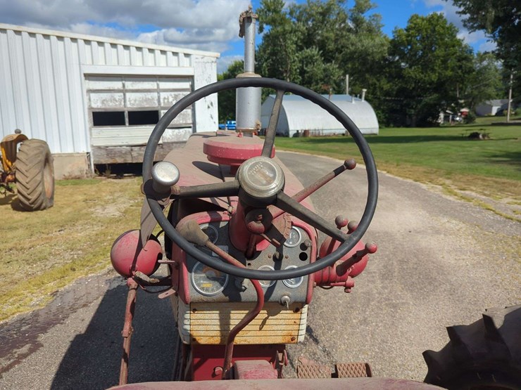 farmall-560-image-7