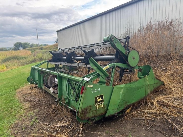 john-deere-216-image-1