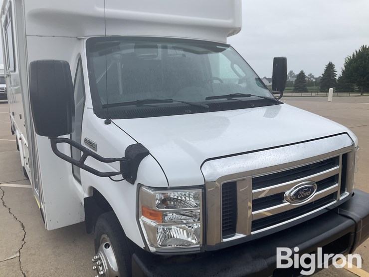 2014-ford-e350-image-9