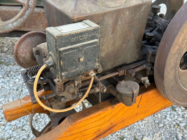 2-hp-stover-hit-and-miss-engine-image-4