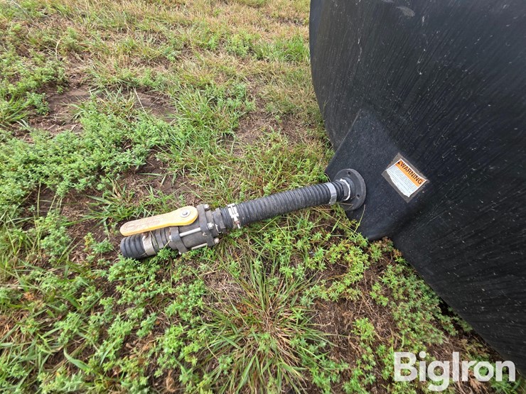1600-gallon-poly-tank-image-12