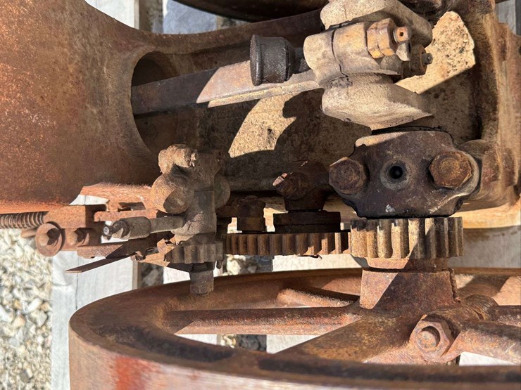 economy-hit-&-miss-gas-engine-image-9