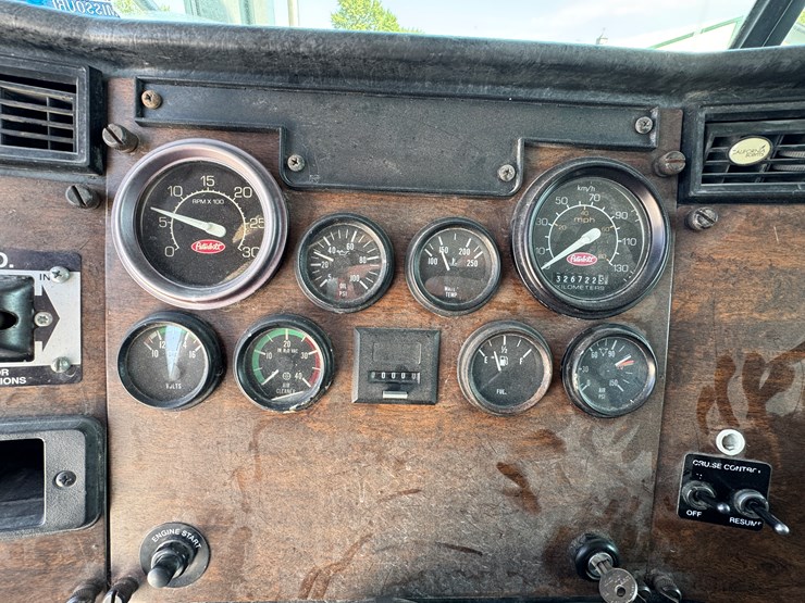 #1642-•-1995-peterbilt-dump-truck-image-29