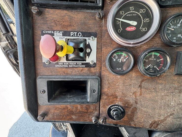 #1642-•-1995-peterbilt-dump-truck-image-31