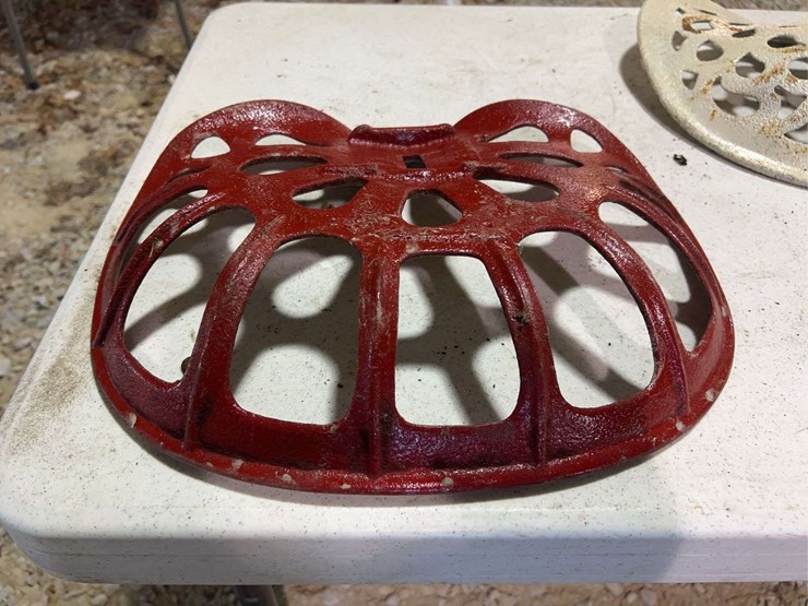 (3)-cast-iron-seats-image-16