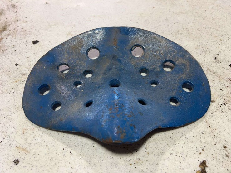rare--deere-and-mansure-co.-cast-iron-seat-image-7