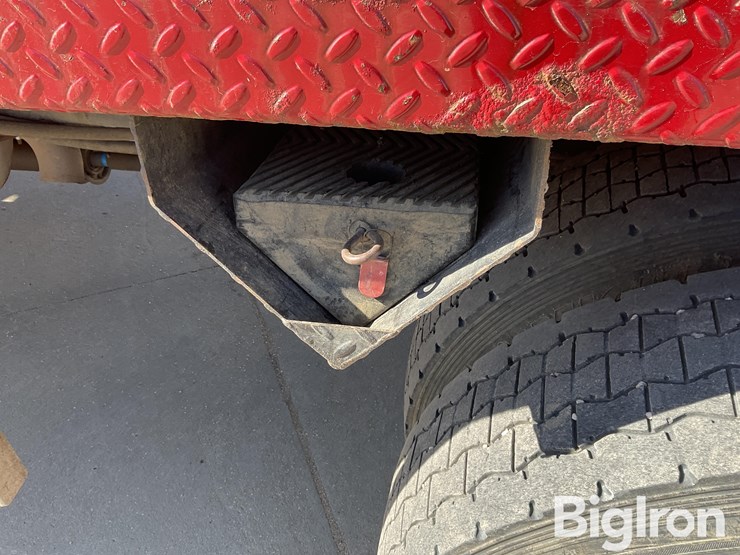 2006-ford-f750-xlt-image-15