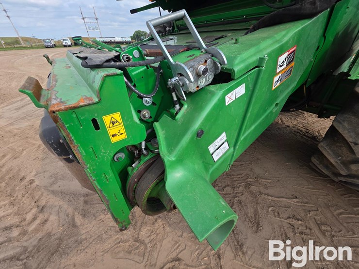 2012-john-deere-s670-image-12