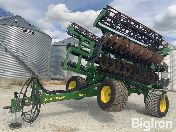 2024-john-deere-2680h-image-1
