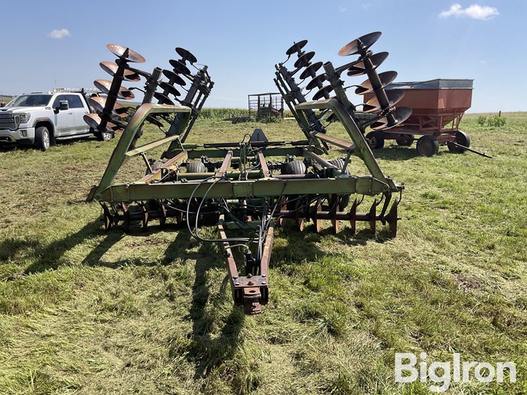 john-deere-230-image-2