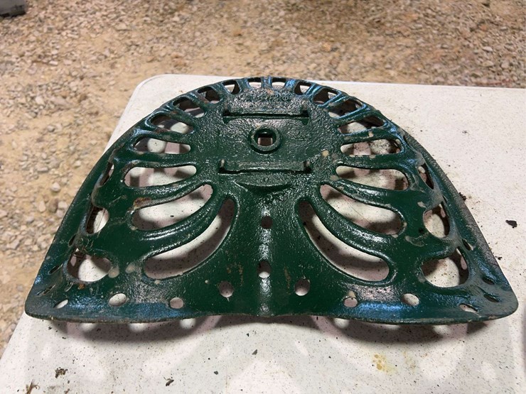 (3)-cast-iron-seats-image-5