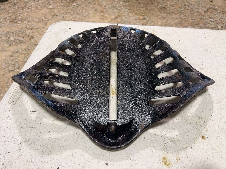 (3)-cast-iron-seats-image-5