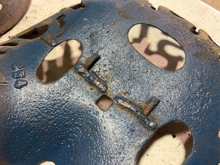 (3)-cast-iron-seats-image-17
