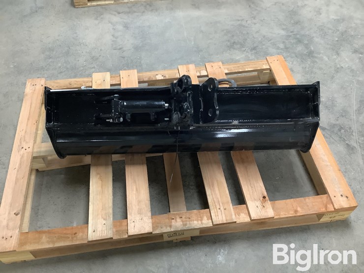 40”-mini-excavator-tilt-bucket-image-4