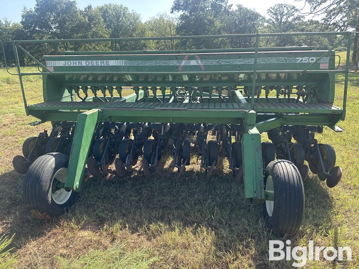 john-deere-750-image-6