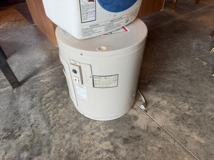 2-hot-water-heaters-image-3