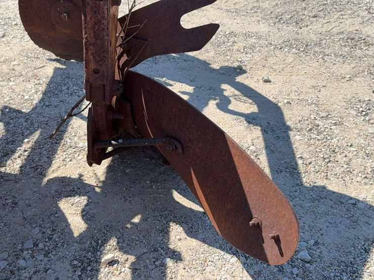 4-bottom-plow-image-19