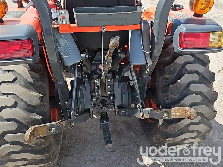 2019-kubota-l3901-image-19