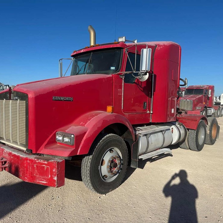 2011 KENWORTH T800